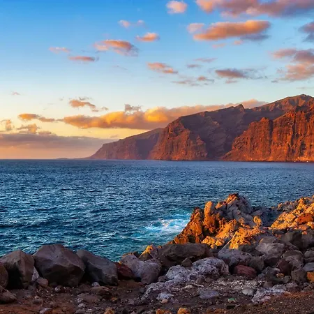 Cliff Haven Sea View - Adults Only *