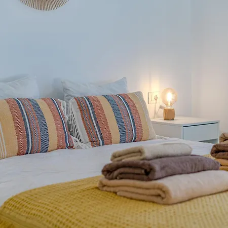 Cliff Haven Sea View - Adults Only شقة